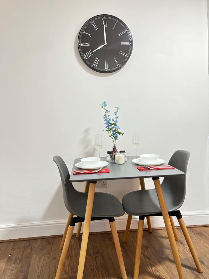 *Studio Flat In Ealing Broadway* Apartment Екстериор снимка